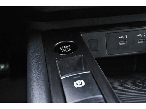Certified 2025 Nissan Kicks SV FWD image 27