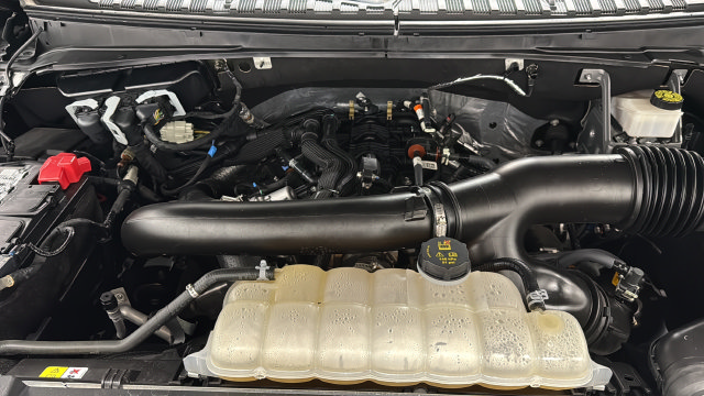 Used 2024 Ford Expedition XLT AWD/4WD image 27