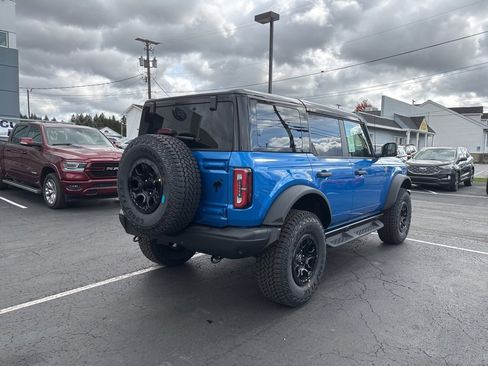 New 2025 Ford Bronco Badlands image 3