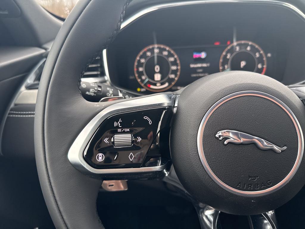 Certified 2026 Jaguar F-PACE R-Dynamic S AWD/4WD image 21