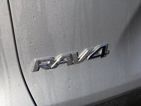 Used 2020 Toyota RAV4 Limited image 11