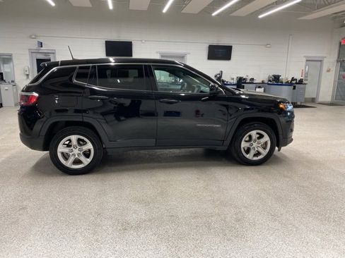 Used 2023 Jeep Compass Sport image 4
