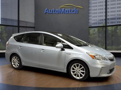 Used 2014 Toyota Prius V Five image 12