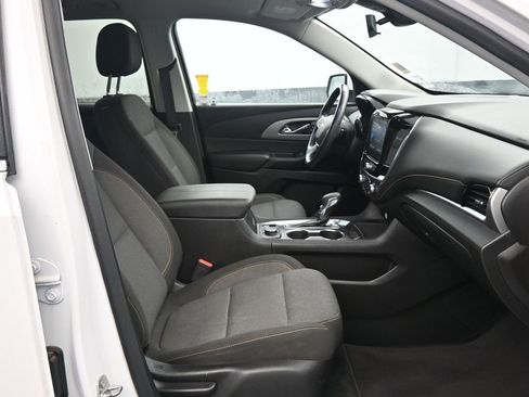Used 2021 Chevrolet Traverse LT image 13
