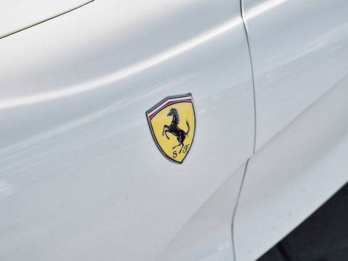 Used 2019 Ferrari 812 Superfast image 8