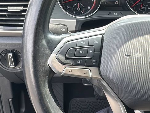 Used 2020 Volkswagen Atlas Cross Sport SE AWD/4WD image 19