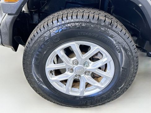 Used 2023 Jeep Wrangler Unlimited Sport AWD/4WD image 28