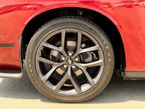 Used 2019 Dodge Challenger SXT w/ Driver Convenience Group RWD image 14