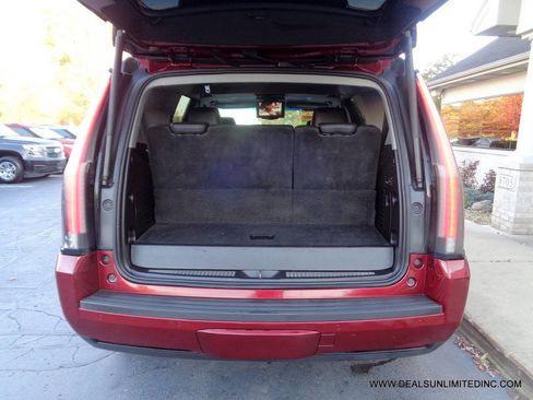 Used 2018 Cadillac Escalade Premium Luxury image 33