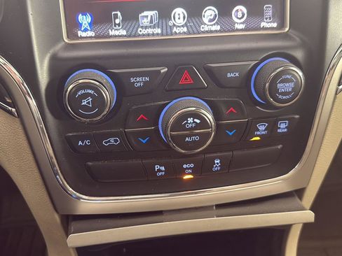 Used 2015 Jeep Grand Cherokee Overland AWD/4WD image 15