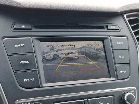 Used 2017 Hyundai Santa Fe Sport FWD image 17