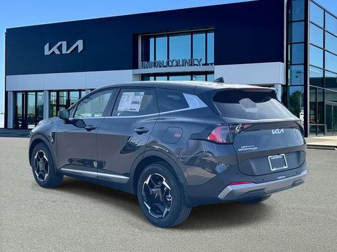 Certified 2026 Kia Sportage EX FWD image 9