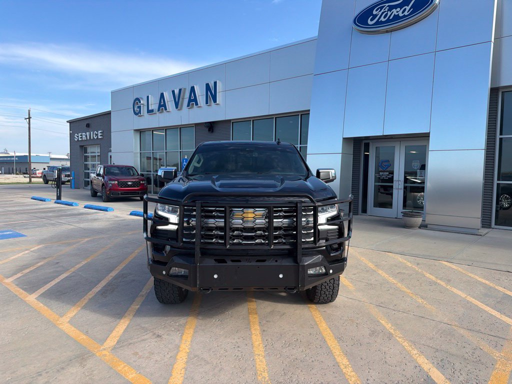 Used 2024 Chevrolet Silverado 1500 LTZ w/ LTZ Convenience Package II AWD/4WD image 2