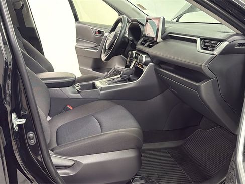 Certified 2025 Toyota RAV4 LE image 18