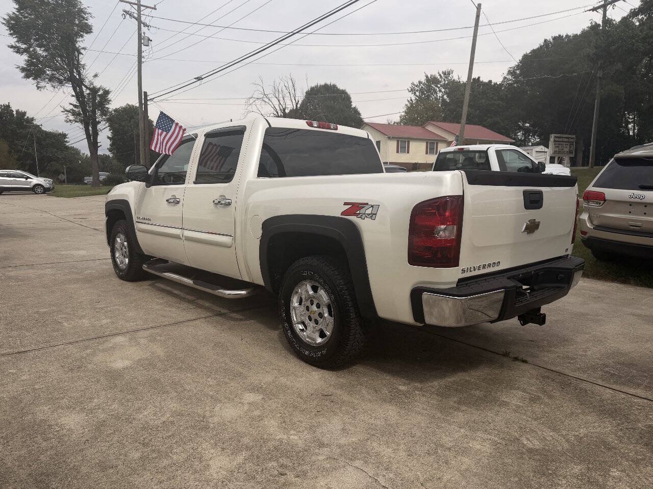 Used 2011 Chevrolet Silverado 1500 LT w/ All-Star Edition AWD/4WD image 5