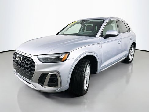 Certified 2025 Audi Q5 2.0T Premium Plus w/ Premium Plus Package image 3