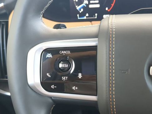 Certified 2025 Nissan Armada Platinum Reserve AWD/4WD image 21