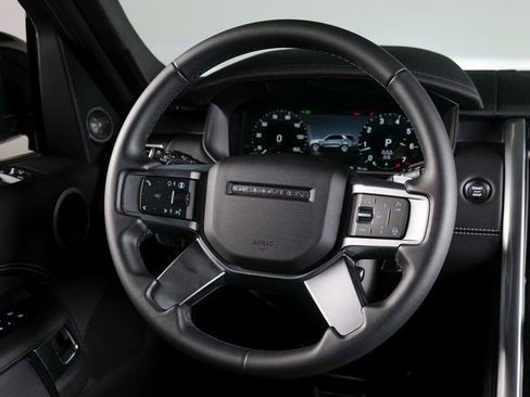 Used 2025 Land Rover Discovery Dynamic SE image 12