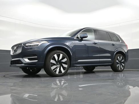 Used 2025 Volvo XC90 T8 Ultra w/ Lounge Package image 22