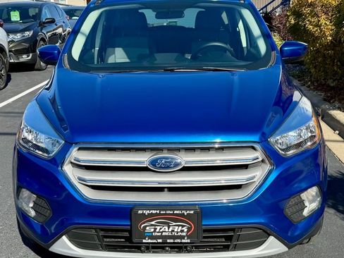 Used 2018 Ford Escape SE w/ SE Sync 3 Package image 3