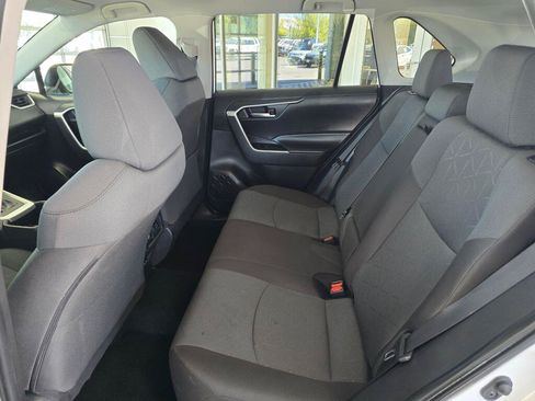 Used 2025 Toyota RAV4 XLE AWD/4WD image 36
