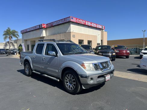 Used 2011 Nissan Frontier SL RWD image 2