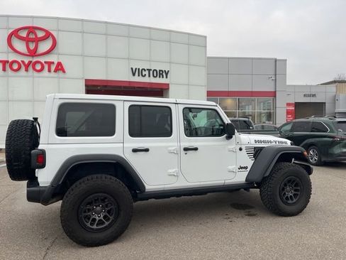 Used 2023 Jeep Wrangler Unlimited Sport image 4