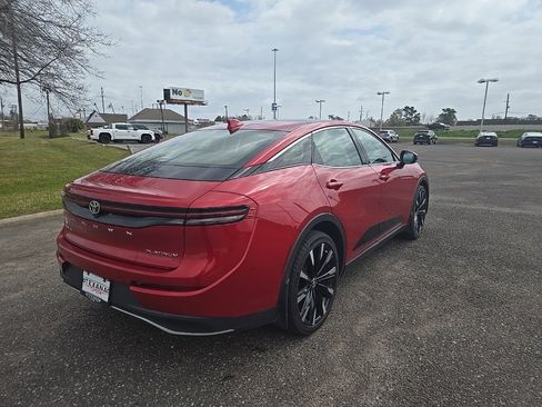 Used 2023 Toyota Crown Platinum image 8