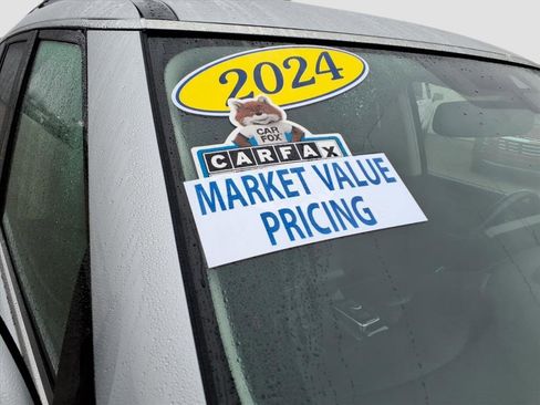 Used 2024 Nissan Armada SV image 9