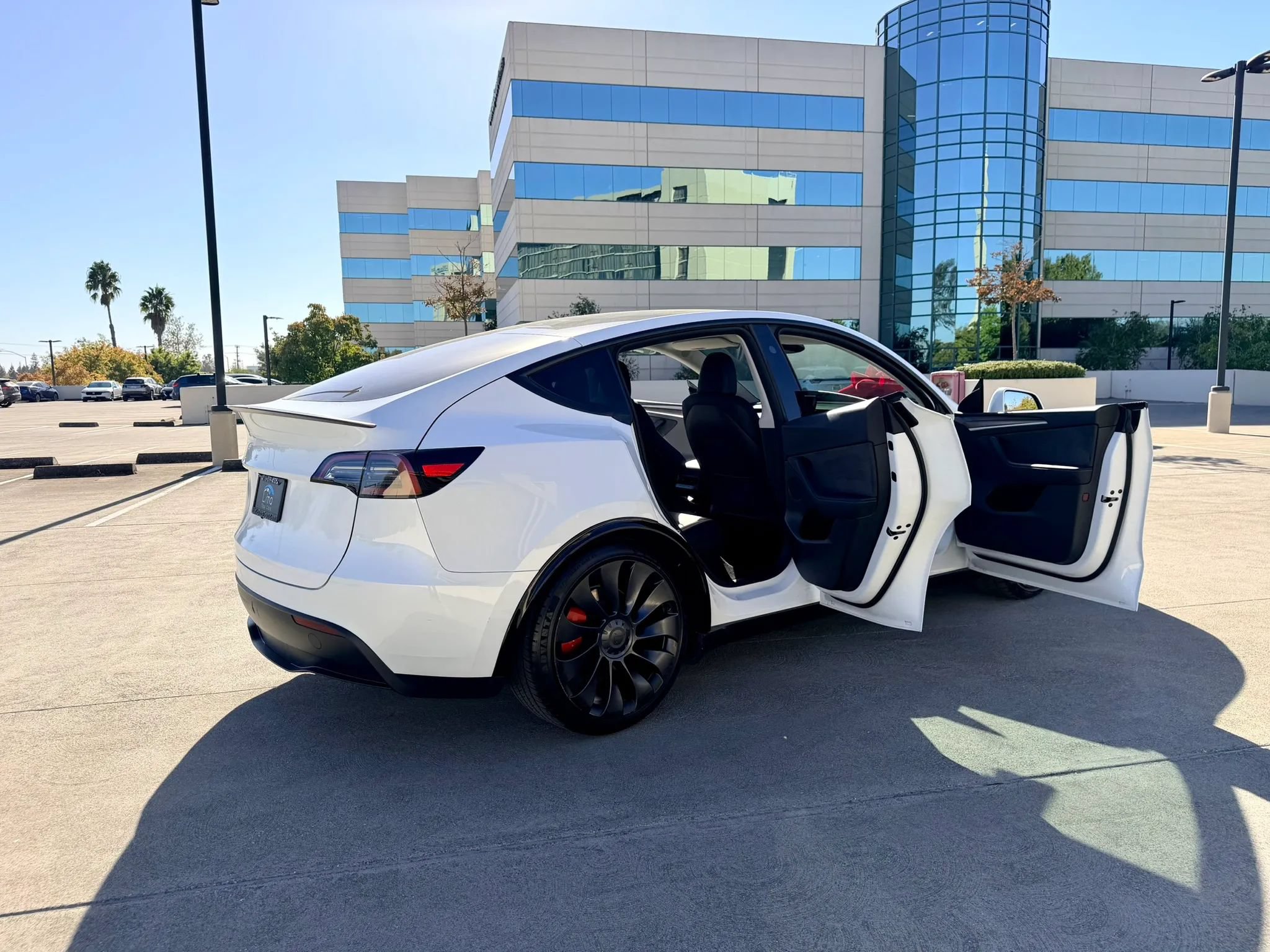 Used 2024 Tesla Model Y Performance AWD/4WD image 57