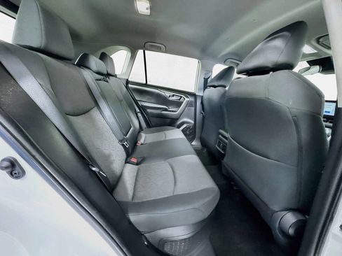 Used 2024 Toyota RAV4 XLE AWD/4WD image 27