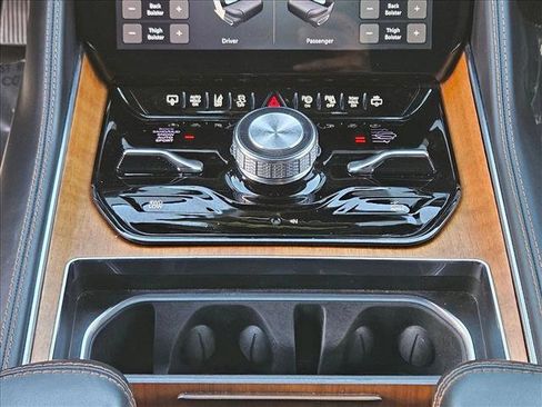 Used 2022 Jeep Grand Wagoneer Series III image 10