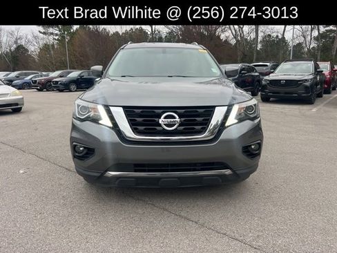 Used 2018 Nissan Pathfinder SV image 2