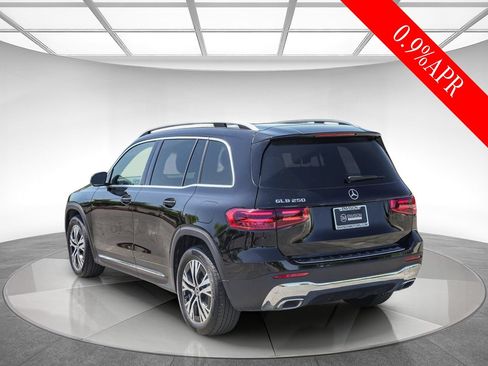 Certified 2026 Mercedes-Benz GLB 250 image 2