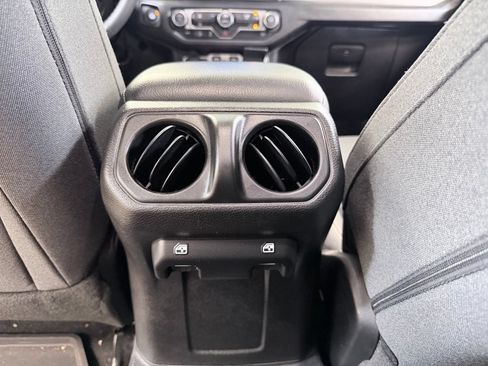 Used 2025 Jeep Wrangler Unlimited Sport AWD/4WD image 20