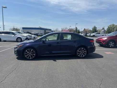 Used 2022 Toyota Corolla SE image 2