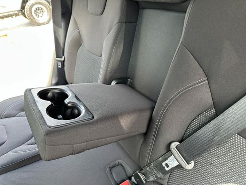 Used 2019 Jeep Cherokee Latitude w/ Popular Appearance Group AWD/4WD image 27