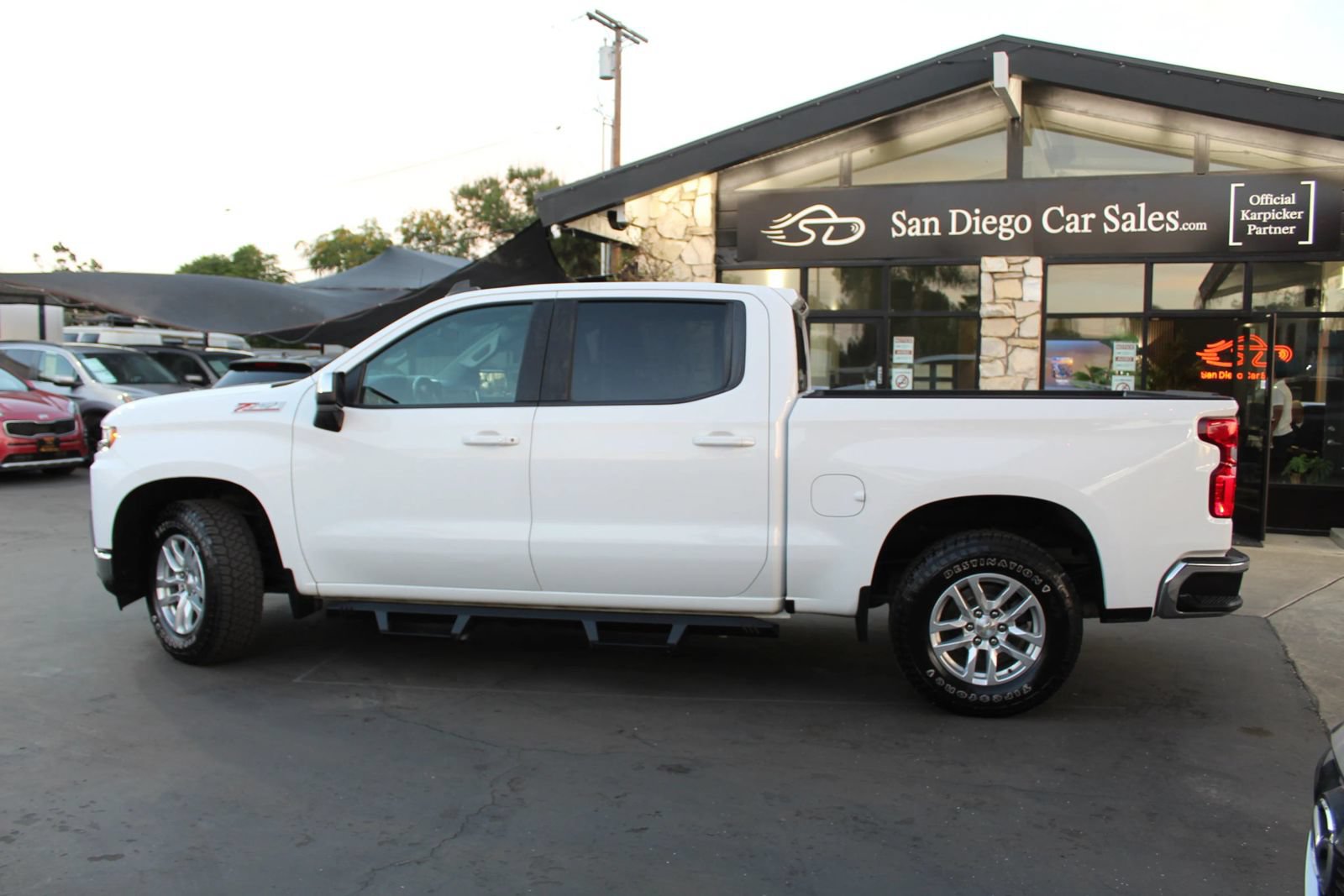Used 2020 Chevrolet Silverado 1500 LT w/ All-Star Edition AWD/4WD image 2