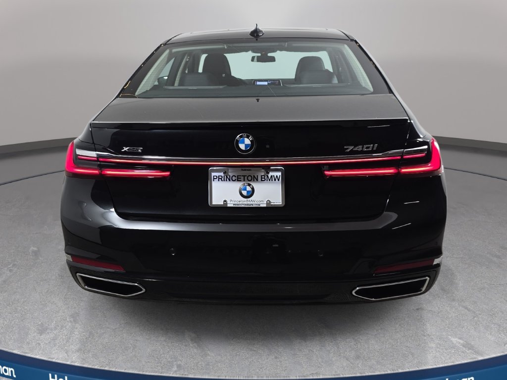 Used 2021 BMW 740i xDrive AWD/4WD image 7