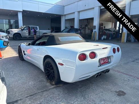 Used 2000 Chevrolet Corvette Convertible w/ Memory Pkg RWD image 3