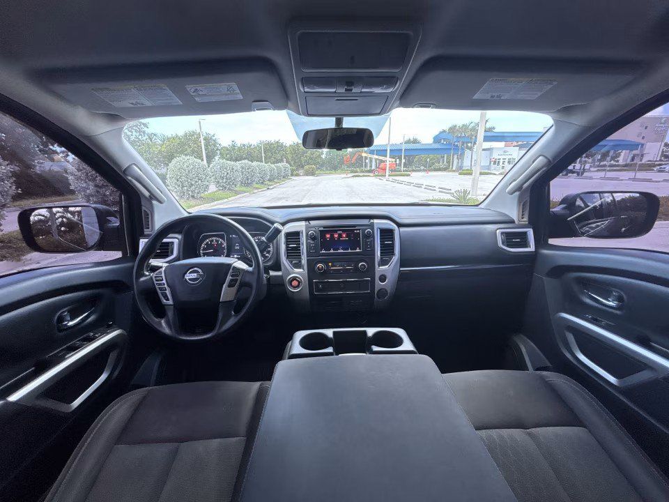 Used 2019 Nissan Titan SV RWD image 14