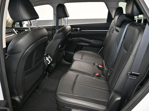 Used 2023 Kia Sorento S image 35