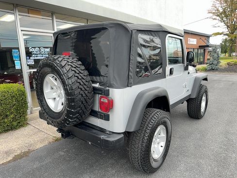 Used 2005 Jeep Wrangler Rubicon AWD/4WD image 3