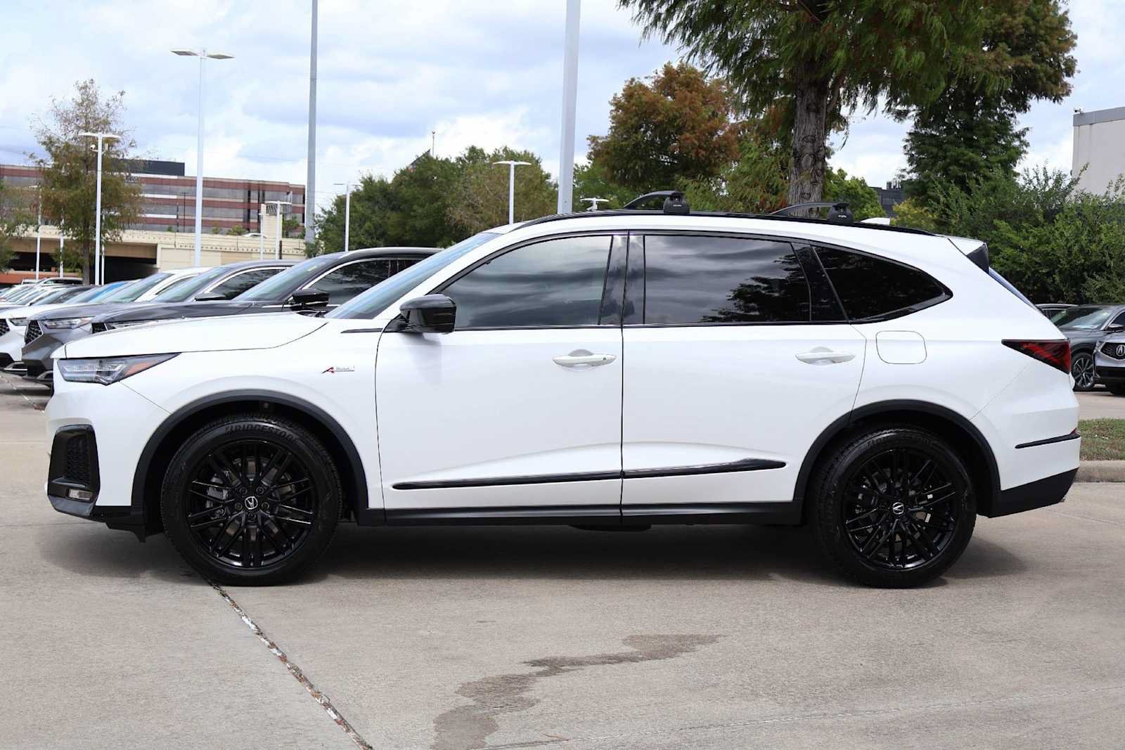 Used 2026 Acura MDX A-Spec w/ Advance Package AWD/4WD image 3