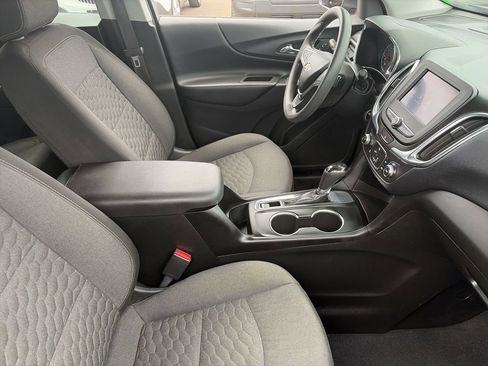 Used 2020 Chevrolet Equinox LT FWD image 11