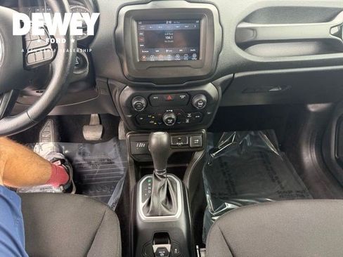 Used 2020 Jeep Renegade Altitude AWD/4WD image 17