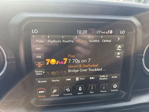 Used 2022 Jeep Wrangler Unlimited Sahara w/ Cold Weather Group image 16