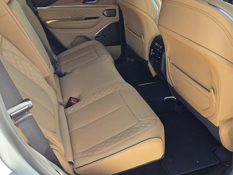 New 2027 Jeep Grand Cherokee Summit AWD/4WD image 17