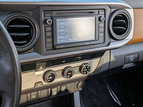 Used 2018 Toyota Tacoma SR5 image 15