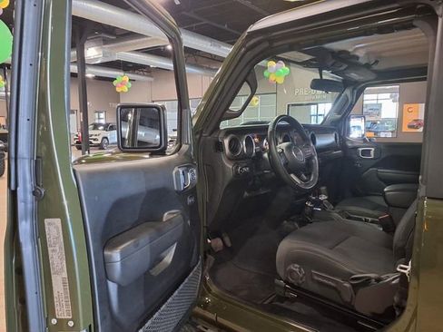Used 2022 Jeep Wrangler Sport AWD/4WD image 16